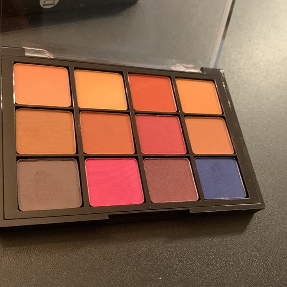 Viseart Neural Matte Milieu eyeshadow palette - Picture 3 of 3